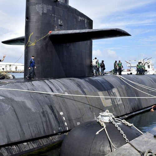 последний случай компании о Advanced Submarine Fenders Ensure Gentle and Reliable Underwater Berthing Protection