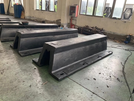 Подгонянный OEM системы обвайзеров резиновой шлюпки гавани в-образности для корабля/морского пехотинца