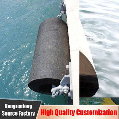 750×1800mm Cylindrical Marine Fenders Smooth Surface Long Term Use Shock Resistant