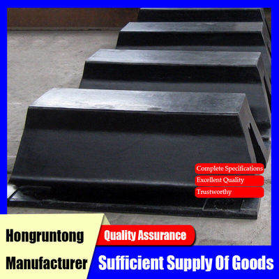 V-образный морской фендер эффективное поглощение ударов Легкая конструкция Без обслуживания