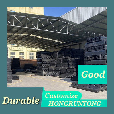 Морской кранцевый отбойник D-типа. Легкая и гибкая конструкция обеспечивает надежную защиту от столкновений.