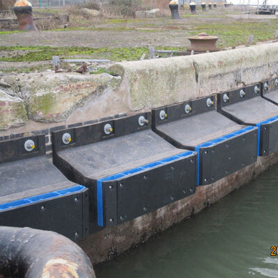 Морской V Fender Dock Бампер с высокой энергопоглощающей прочной резиновой конструкцией и низким содержанием